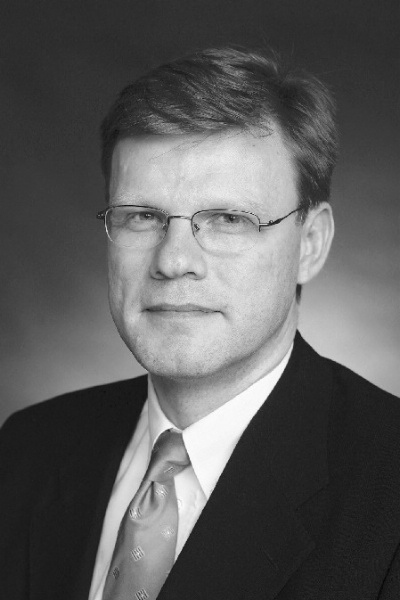 Gengi&eth; fr&aacute; kjarasamningi vi&eth; r&iacute;ki&eth;