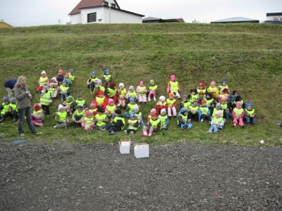 Verkal&yacute;&eth;sf&eacute;lag Akraness gefur &ouml;llum leiksk&oacute;lab&ouml;rnum har&eth;fisk