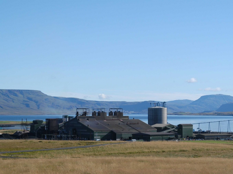 Forma&eth;ur Verkal&yacute;&eth;sf&eacute;lags Akraness og SGS &iacute; pallbor&eth;i &aacute; I&eth;n&thorn;ingi:  Elkem &Iacute;sland getur veri&eth; loka&eth; eftir &thorn;rj&uacute; &aacute;r ef ekkert breytist &iacute; samkeppnisst&ouml;&eth;u fyrirt&aelig;kisins!